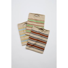 Piazzaveske - strikkkekit, OBS opskriften er p� norsk.