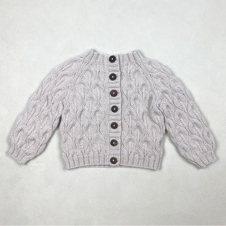 Olive Cardigan baby - strikkekit - 3 (6-9) mdr