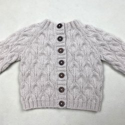 Olive Cardigan baby - strikkekit - 3 (6-9) mdr