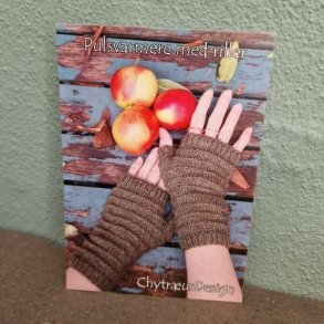 Postkort-strikkeopskrift - Pulsvarmere med riller