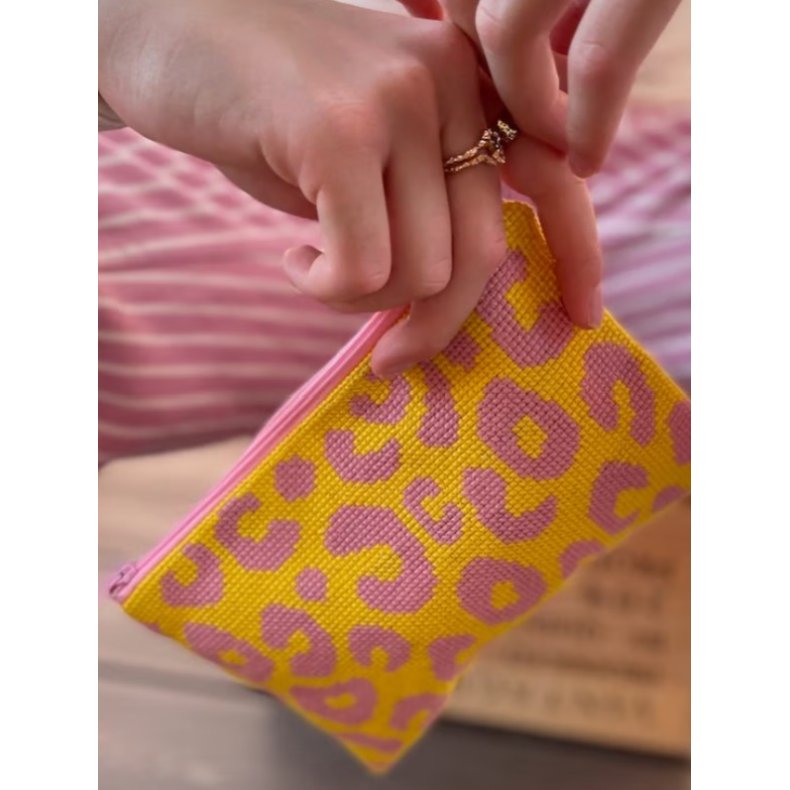 Clutch p Aida - broderikit - bestillingsvare
