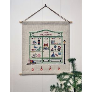 Christmas Toy Store adventskalender - broderikit - bestillingsvare